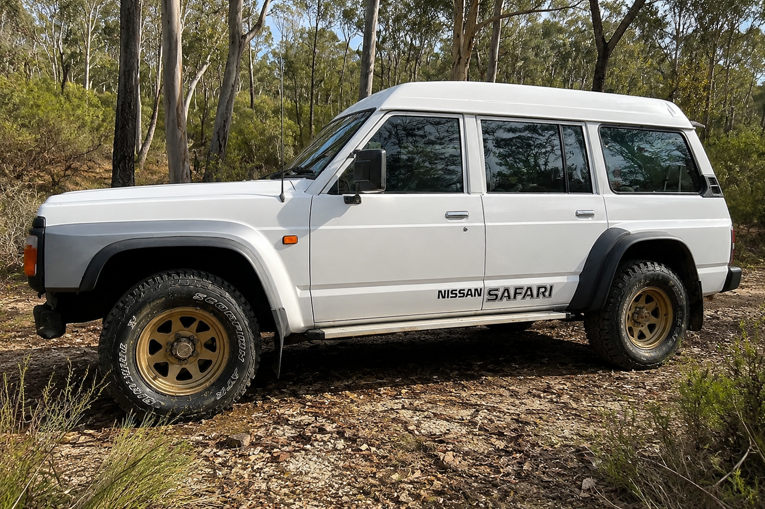 Nissan GQ patrol Safari high roof headlining Black plain vinyl